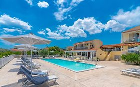 Leonidas Resort